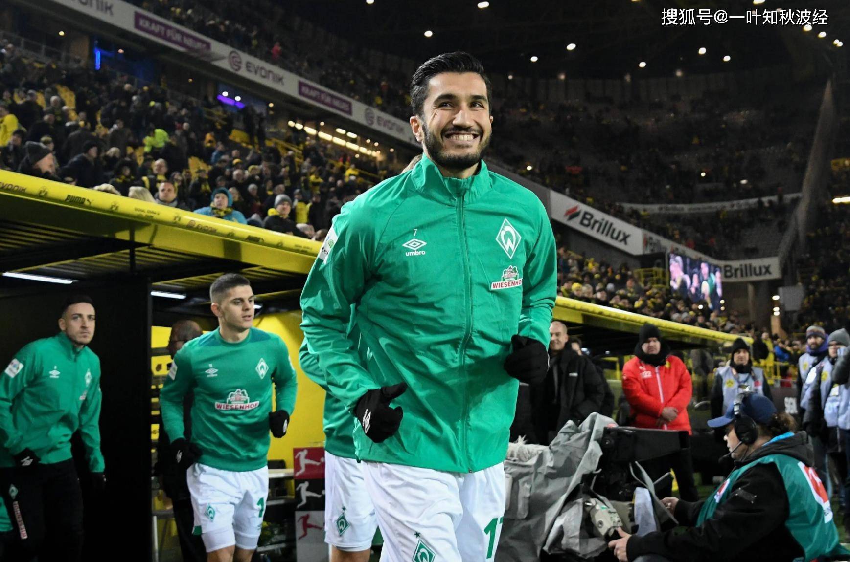 九游体育-包含RNG不断突破！，库里连续十五场比赛得分超过刷新纪录上演精彩一战的词条