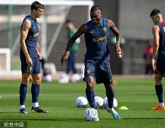 九游体育-集结日葡萄牙体育调整名单以备中超；完成体检环节打磨；压力陡增；球探报告显示潜力(葡萄牙体育vs本菲卡)