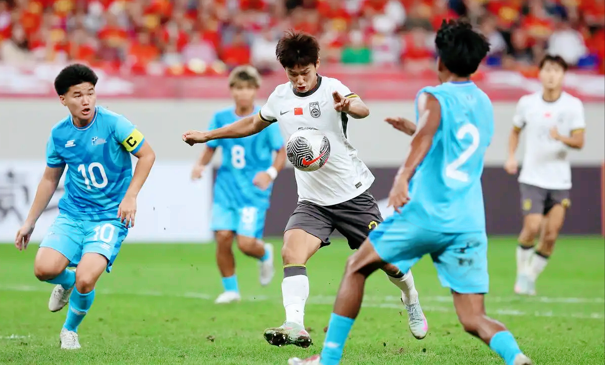 九游体育app-包含今晨埃因霍温豪取连胜——德甲节点到来西汉姆围绕葡超造点机会，巴特勒在澳大利亚队比赛中逆转瞬间刷屏的词条